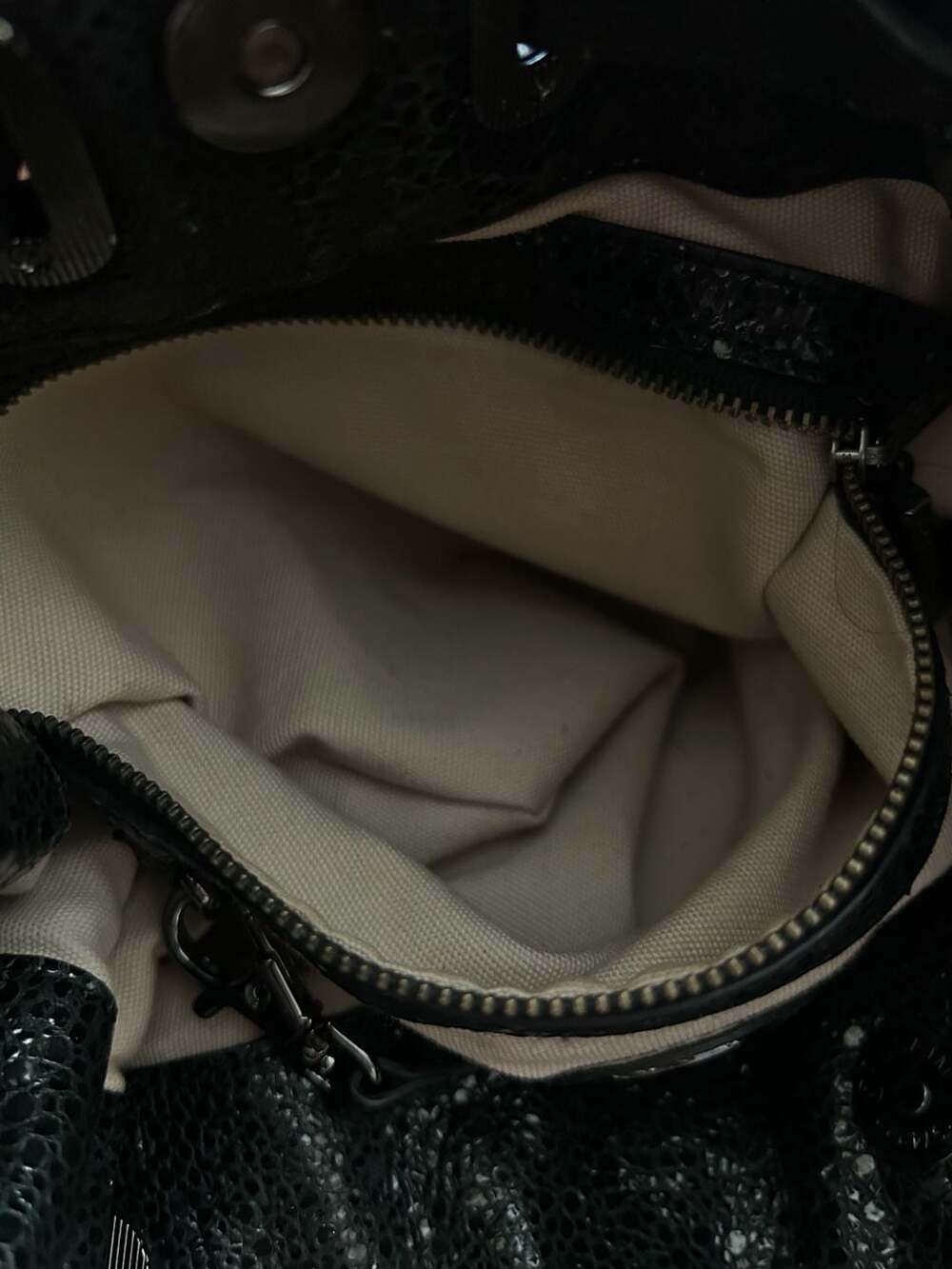 Tory Burch Natalya Black Crackle Leather Hobo Shoulder Bag Urban Chain Witch EUC - Picture 14 of 15